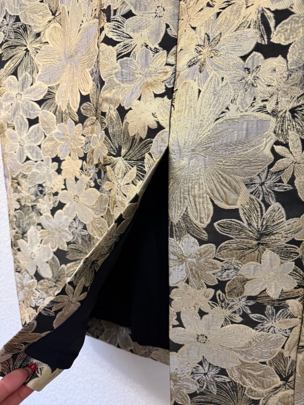 Lulu's Metallic Gold Floral Pencil Skirt | Evening Glam | Size Medium - Picture 5 of 13